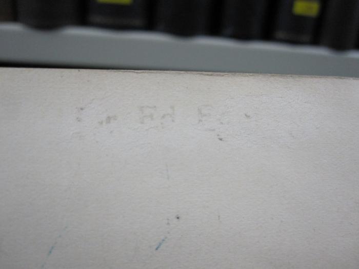 I 1687 f 2.Ex.: Römische Charakterköpfe : ein Weltbild in Biographien ([1924]);G46 / 2653 (Egbring, Dr. Ed.), Stempel: Name; 'Dr. Ed. E[...]'. 