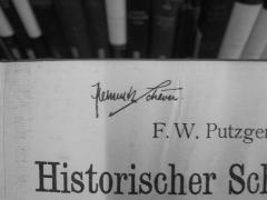 G46 / 185 (Scheuer[?], Helmuth[?]), Von Hand: Autogramm, Name; 'Helmuth Scheuer'. 