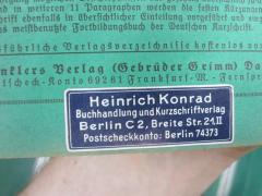 G45 / 2111 (Konrad, Heinrich (Buchhandlung)), Etikett: Buchhändler, Name, Ortsangabe; 'Heinrich Konrad Buchhandlung und Kurzschriftverlag Berlin C2, Breite Str. 21, II Postschackkonto: Berlin 74373'. 