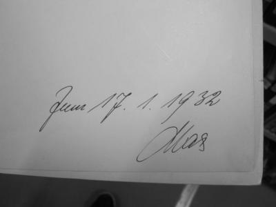 II 8080 2.Ex.: Rothenburg und das Taubertal (o.J.);G46 / 304 (unbekannt;[?], Max), Von Hand: Autogramm, Name, Datum, Widmung; 'Zum 17.1.1932
Max'. 