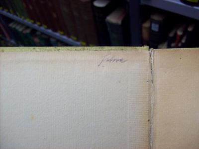 V 2385 ao, 2. Ex.: Publikum und Verbrechen : praktische Ratschläge für den Selbstschutz (1928);G46 / 4058 (Jebna[?], [?]), Von Hand: Name; 'J[?]ebna'. 