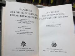 I 405 2, 6; 2. Ex. : Geschichte des europäischen Staatensytems 1559-1660 (1928)