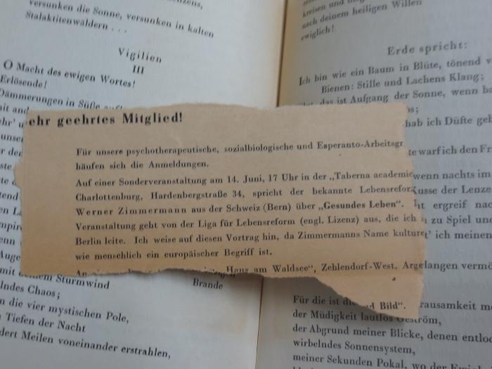 III 99120 2. Ex.: Tschechische Anthologie : Vrchlický ; Sova ; Březina  (1917);G45II / 260 (unbekannt), Papier: Lesezeichen. 