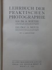 XI 4278 c, 2. Ex.: Lehrbuch der praktischen Photographie (1919)