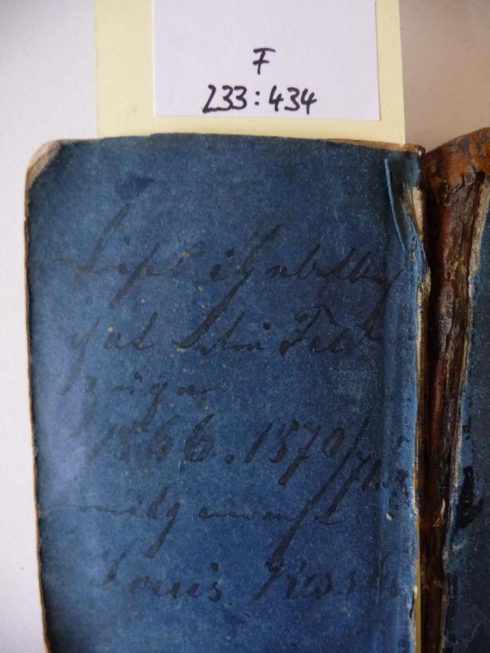 - (Kessler, Louis), Von Hand: Widmung; 'Dieses Gebetbuch hat die Feldzüge 1866.1870/71 mitgemacht. 
Louis Kessler'. 
