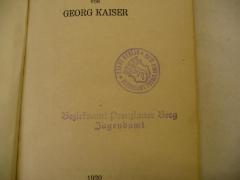 - (Berlin- Prenzlauer Berg. Bezirksamt. Jugendamt), Stempel: Name, Ortsangabe, Berufsangabe/Titel/Branche; 'Stadt Berlin - Bezirksamt Prenzlauer Berg - Jugendamt'.  (Prototyp)