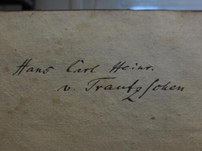 Cl 416 2: Deutsches Theater : Zweyter Theil (1773);- (Trautschen, Hans Carl Heinrich von), Von Hand: Autogramm, Name; 'Hans Carl Heinr. v. Trautzschen'. 
