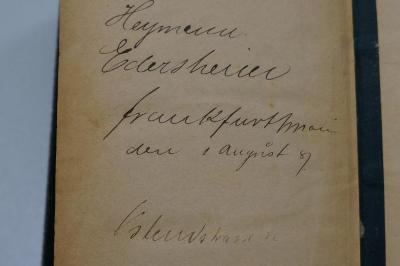 Asch1426 : סדור שפת אמת : מהדורא צ"ט =  Sephat Emeth.
 (1887);- (Edersheim, Heymann ), Von Hand: Autogramm, Ortsangabe; 'Heymann
Edersheim
Frankfurt Main
den 1. August 8[9]
Ostendstrasse 22'. 