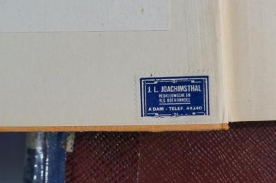 BD 5252 DEN : Denkwürdigkeiten der Glückel von Hameln : mit 25 Bildbeigaben (1923);- (J. L. Joachimsthal (Amsterdam)), Etikett: Buchhändler, Ortsangabe; 'J.L. Joachimsthal
Hebreeuwsche en
alg. Boekhandel
A'dam - Telef. 44340
'. 