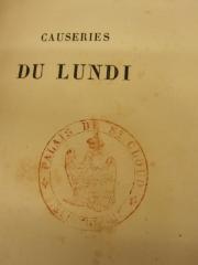 - (Schloss Saint-Cloud), Stempel: Name, Ortsangabe, Wappen; 'Palais de St Cloud Bibliothèque'. 