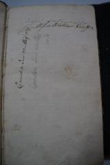 - ([...]berger, [...]), Von Hand: Besitzwechsel: makuliert, Ortsangabe, Name, Datum, Widmung; 'Dieses Buch gehort an den,
Herrn [...]
[...] [...]berger [...]

Emden den 22 May 1823
Emden den 22 May 1808'. 