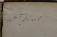 - (Ha-Rofeh, Yeḥiʾel Ben Yeḳotiʾel), Von Hand: Name, Ortsangabe, Datum, Widmung; '1
2
חעלות החדות
לר׳ יחיאל בן יקותיאל הרופא
תעועו׳׳ת
Offenbach 1716
3 
'. 