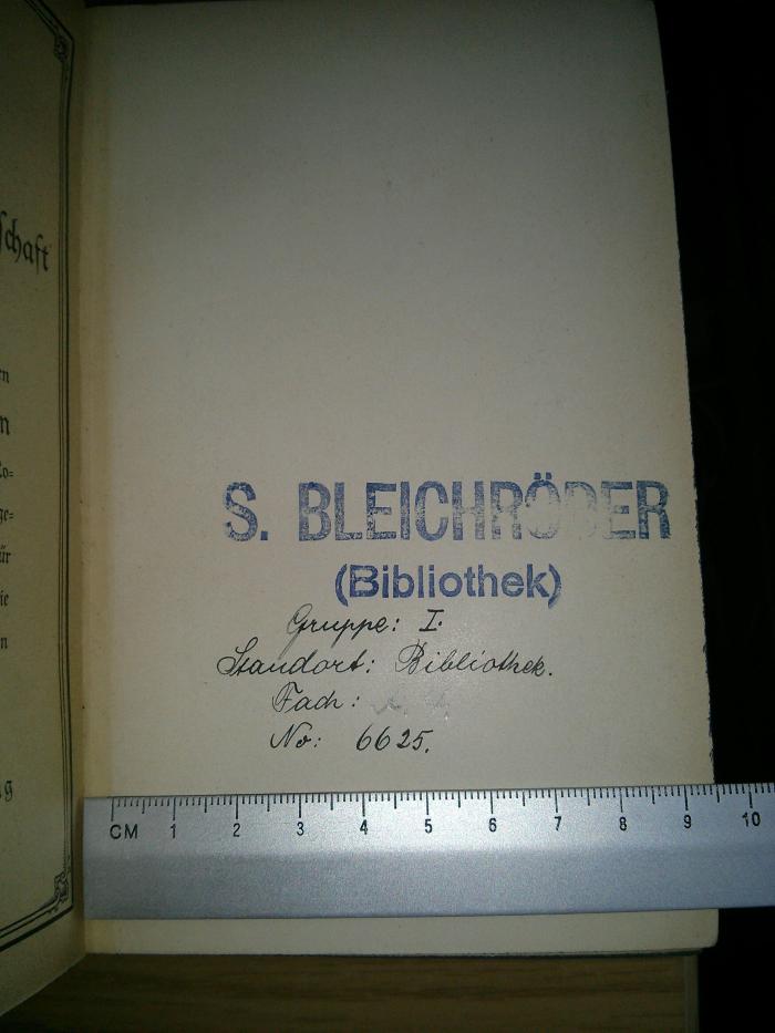4518268/188 : Kürschners Deutscher Literatur Kalender auf das Jahr 1924
 (1924);- (Bleichröder, Samuel), Stempel: Name; 'S. Bleichröder (Bibliothek)'. ;- (Bleichröder, Samuel), Stempel: Inventar-/ Zugangsnummer; 'Gruppe: I. 
Standort: Bibliothek
Fach: A. 4 
No. 6625'. 
