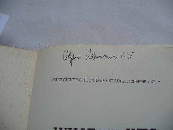 - (Wallmann, Stefan), Von Hand: Name, Datum, Autogramm; 'Stefan Wallmann 1935'. 