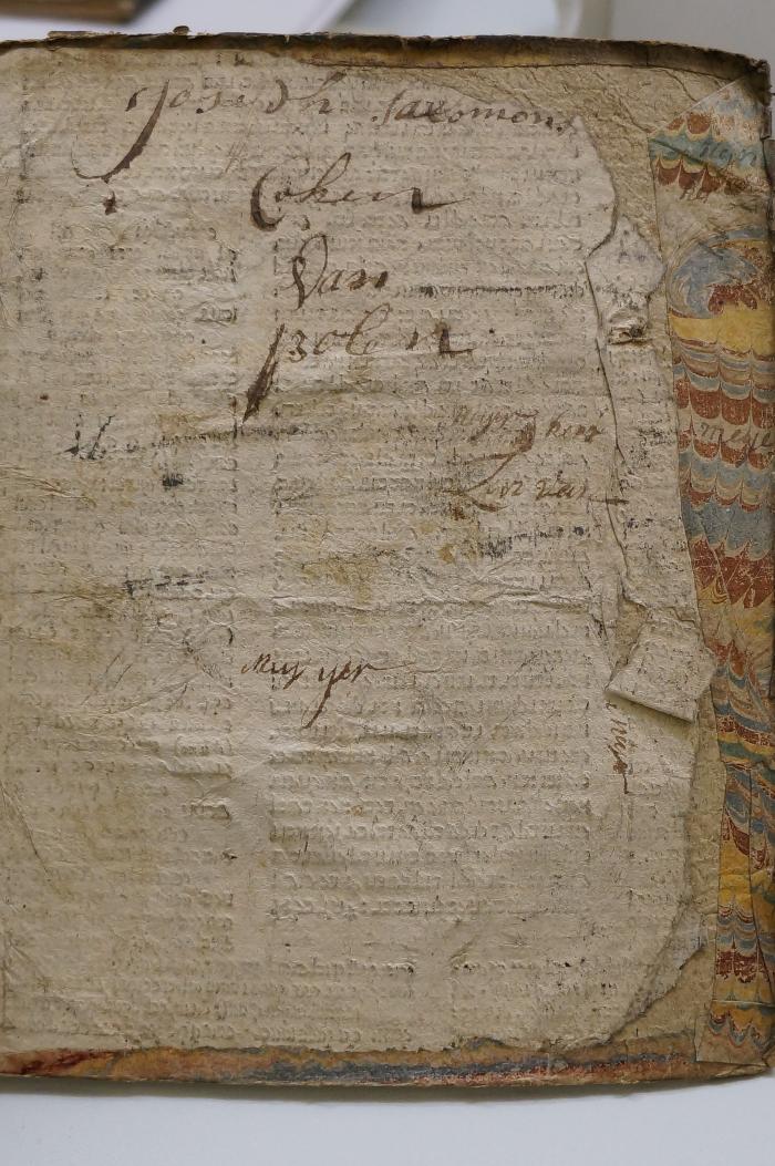 Asch1639 : ספר המצות

 (1733);- (Sass, Joseph Salomons Cohen;Kerr, Meyer Zvi ), Von Hand: Name, Ortsangabe, Name; 'Joseph Salomons
Cohen
Sass
Polen

Meyer Kerr
Zvi Van[?]

Mey yer'. 