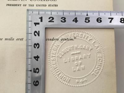 1 C 16&lt;7&gt; :  The Constitution of the United States : yesterday, today - and tomorrow? (1925);- (Gary, Elbert H. ), Stempel: Name; 'Northwestern University Law School
Elbert H. Gary
Library of Law'. 