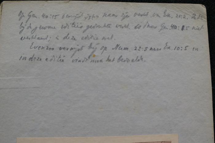 Asch1684 : באור על ספר שמות : נקרא הקצר = Aben Esra's : handschriftlicher Commentar über Exodus

 (1840);- (unbekannt), Von Hand: Notiz; 'In Gen 40:15 [...] Ex 10:5 en in deze editie vindt men het bevelde[?].'. 