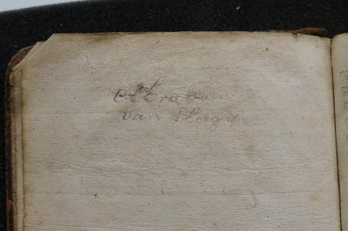 Asch1692 : חמשה חומשי תורה : תקון סופרים

 ([1762]);- (van Plagem, Abraham ), Von Hand: Autogramm; 'Abbraham van Plagem'. 
