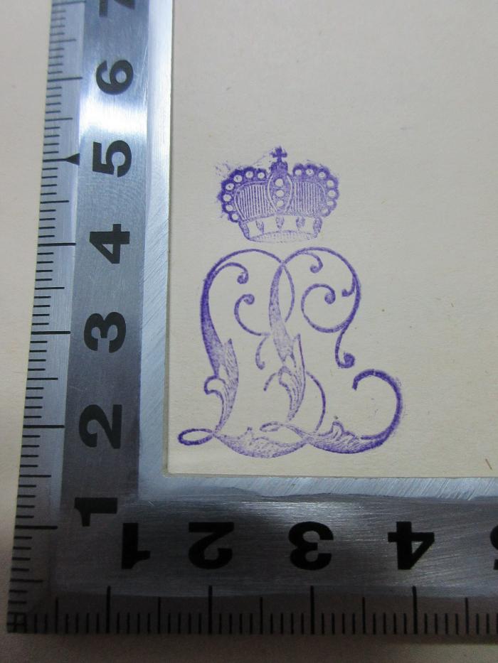 1 F 31-1 : Mémoires posthumes du Feld-Maréchal Comte de Stedingk (1844);- (Gräfl. Königsmarcksche Bibliothek Plaue), Stempel: Zeichen, Emblem, Wappen; '[Krone]
LL[?]'. 