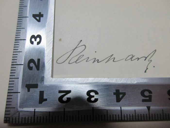 
10 F 236 : P. Cornelii Taciti De Germania (1916);- (Reinhardt, Karl), Von Hand: Autogramm; 'Reinhardt.[?]'. 