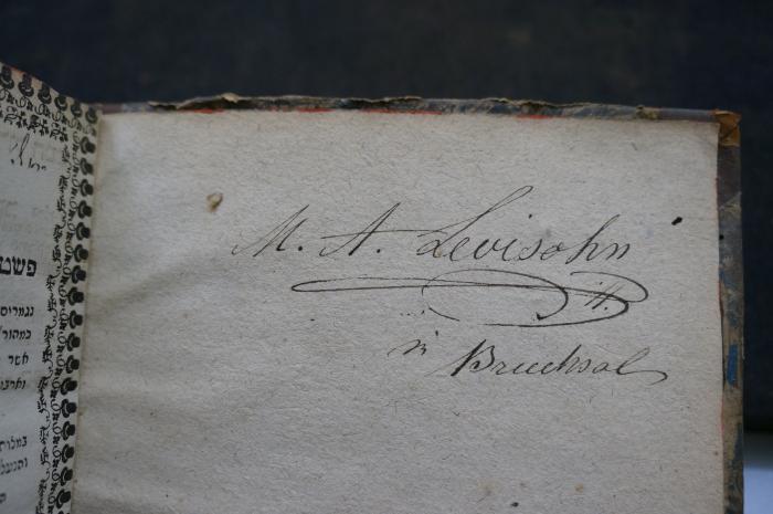 Asch1896 : ספר זכרון יעקב : פשטים

 (1760);- (Levisohn, M. A. ), Von Hand: Autogramm; 'M.A. Levisohn
B. [?]
in Bruchsal '. 