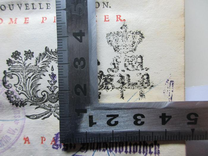 10 K 315&lt;*&gt;-1 : Les oeuvres de Virgile : Les pastorales : Les Géorgiques (1759);-, Stempel: Emblem, Initiale, Name; '[Krone]
F.W.[?]
[?].P[?].[?].'