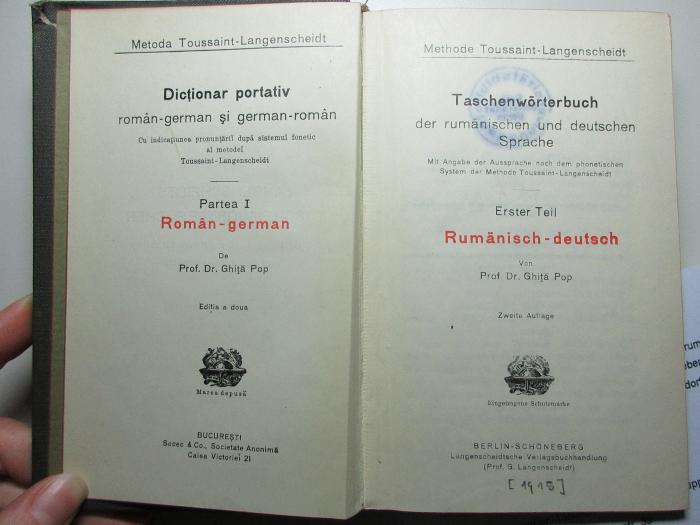 
1 N 74&lt;2&gt;-1 : Langenscheidts Taschenwörterbuch der rumänischen und deutschen Sprache : mit Angabe der Aussprache nach dem phonetischen System der Methode Toussaint-Langenscheidt = Dicţionar de buzunar Langenscheidt român-german şi german-român : Rumänisch-deutsch (1915)