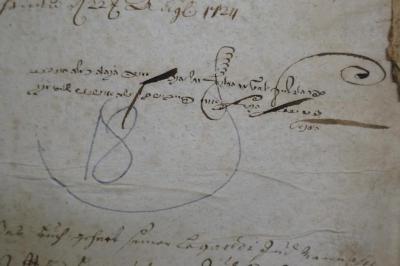 Asch7016 : ספר שערי דורא תנקרא איסור והיתר  (1724);- (unbekannt), Von Hand: Nummer; '18'. ;- (Umbstatt, Uri Feivish;Umbstatt, Mosheh), Von Hand: Autogramm, Name; 'ספר הלז שייך לח[..]מר האלוף ו[...] הקהילה כ׳ משה אומשטט
 אורי פייביש בן משה אומשטט [...] הק׳׳ק [...]
הענאו  '. 