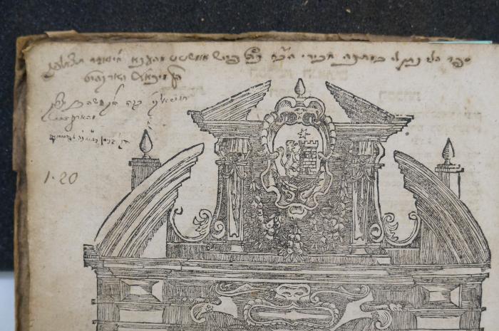 Asch7016 : ספר שערי דורא תנקרא איסור והיתר  (1724);- (Umbstatt, Uri Feivish;Horḳheim, Mikhaʾel), Von Hand: Name, Ortsangabe, Widmung; 'ספר הלז נתן לי במתנה חבורי הכ׳׳ח כ׳׳ה פייש אומשטט מהענא חיטובר תצאלפו
ה׳׳ל מיכאל הארקהיים 

בנה ה''ק משה יצחק מהארקהיים [...]


'. ;- (unbekannt), Von Hand: Name; 'חמ[..] אלקי בנה הק משה כ׳׳ח יצשק
[...]'. ;- (Efraim, Benyamin Ben Yoḥanan), Von Hand: Name, Widmung; 'ש׳ בנימן בן יוחנן אפריים'. 