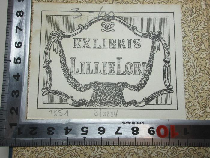 13 L 392 : Der fünfte Prophet : psychologischer Roman (1895);- (Lord, Lillie), Etikett: Exlibris, Name; 'Exlibris
Lillie Lord'. 