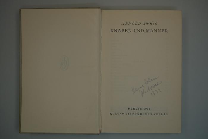 - (Cohn, Hans), Von Hand: Ortsangabe, Name; 'Hans Cohn
Dt. Krone'. 
