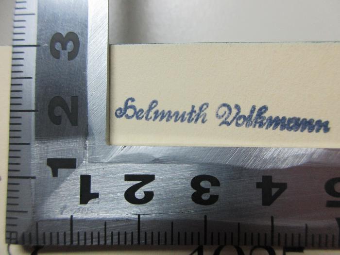 - (Volkmann, Helmuth), Stempel: Name; 'Helmuth Volkmann'. ;14 C 67-Hauptw. : Die deutsche Gemeindeordnung vom 30. Januar 1935 : Kommentar (1935)