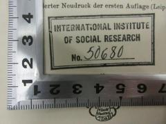 - (Institut für Sozialforschung (Frankfurt am Main)), Stempel: Name, Exemplarnummer; 'International Institute
of Social Research
No. 50680[handschriftlich]'. 
