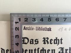 - (Archiv-Bibliothek), Stempel: Name; 'Archiv-Bibliothek'. 