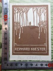 - (Koester, Reinhard), Etikett: Exlibris, Name, Abbildung; 'M. U.
Reinhard Koester'. 