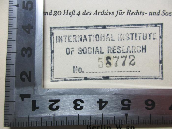 10 C 223 : Dem Gedächtnis an René Descartes (300 Jahre "Discours de la méthode") : Erinnerungsgabe der Internationalen Vereinigung für Rechts- und Sozialphilosophie (1937);- (International Institute of Social Research), Stempel: Name, Exemplarnummer; 'International Institute 
of Social Research
No. 58772'. 