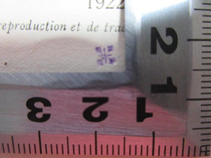 18 N 11 : Jean de LaFontaine : ouvrage orné de gravures (1922);- (unbekannt), Stempel: Zeichen, Annotation; '[Kreuz mit Symbolen?]'. 