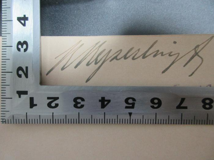 - (unbekannt), Von Hand: Autogramm; '[?]'. ;7 D 58 : Gesellschaftsphilosophie : mit einem Anhang über die philosophischen Voraussetzungen der Wirtschaftswissenschaften (1928)