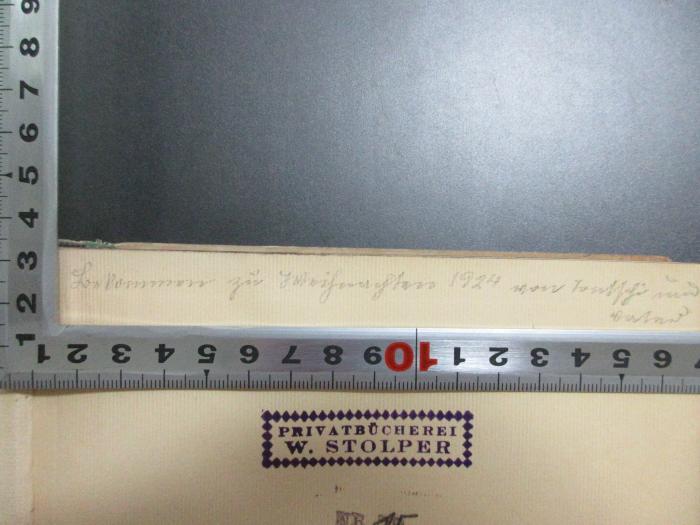 -, Von Hand: Autogramm, Datum, Widmung; 'L. [Mommsen] zur Weihnachten 1924 von [?] und [Gustav]';7 S 20 : Die heimische Pflanzenwelt (1924)