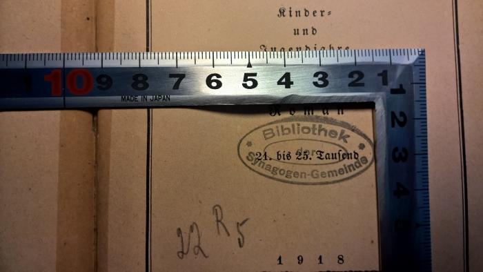 38/80/40899(5)-1;88/80/40899(5)-1 Signatur alt ; ;: Johann Christof
Kinder- und Jugendjahre (1918);- (Bibliothek der Synagogen-Gemeinde (Adass Jisroel) zu Berlin), Stempel: Name; 'Bibliothek der Synagogen-Gemeinde'. 