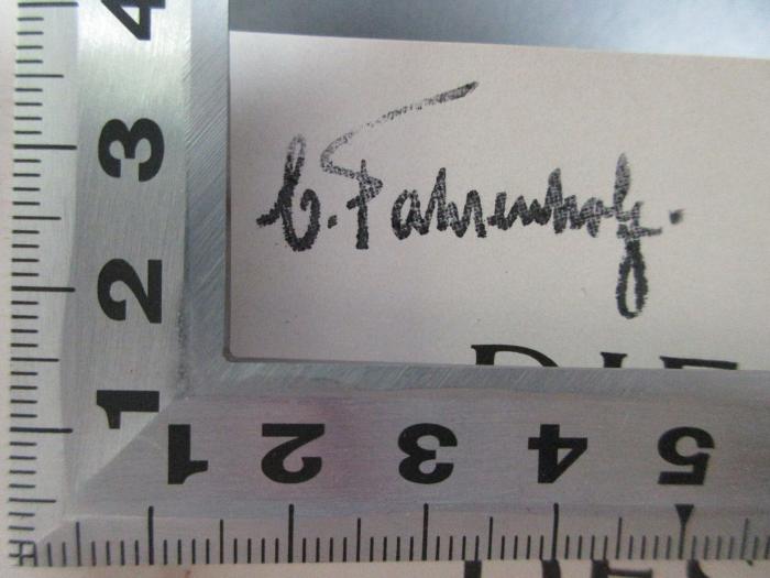 - (Fahrenholz, C.), Stempel: Name; 'C. Fahrenholz'.  (Prototyp);8 R 94-2,2,1 : Bänder, Gelenke und Muskeln, Abt. 2. Die Muskeln des Stammes, Teil 1., 1912 (1912)
