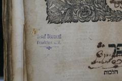 - (Diamant, Josef), Stempel: Name, Ortsangabe; 'Josef Diamant
Frankfurt a.M.'. 