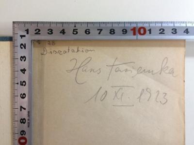 C 4 LUX 2 (ausgeschieden) : Die Krise der Sozialdemokratie (Juniusbroschüre) (1919);- (Tasiemka, Hans), Von Hand: Name, Datum; 'S 28 Diszatation Hans Tasiemka 10 XI. 1923'. 