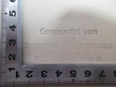 - (Zionistische Vereinigung für Deutschland), Stempel: Name, Ortsangabe, Notiz; 'Gespendet von
der
Zionistischen Vereinigung für Deutschland
Berlin W. 15
Sächsische Strasse 8.'. 