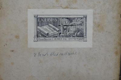 Asch7235 : ספר התשבץ : חלק ראשון (1738);- (Tal, Justus), Von Hand: Notiz; ''t Eerste blad outbreekt.'. 