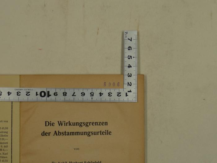 - (Zentralstelle für Informationsbibliotheken und Schallplattenarchive Berlin), Von Hand: Inventar-/ Zugangsnummer, Exemplarnummer, Signatur; '8906'. 