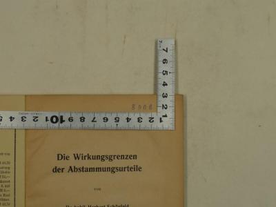 - (Zentralstelle für Informationsbibliotheken und Schallplattenarchive Berlin), Von Hand: Inventar-/ Zugangsnummer, Exemplarnummer, Signatur; '8906'. 