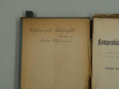 - (Feilchenfeld, Julius), Von Hand: Ortsangabe, Name, Berufsangabe/Titel/Branche; 'Rechtsanwalt Feilchenfeld
Berlin C.
Kaiser Wilhelmstr. 2'. 