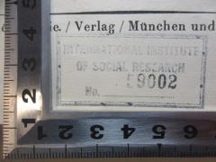 - (International Institute of Social Research), Stempel: Name, Nummer; 'International Institute
of Social Research
No. 59002'. 