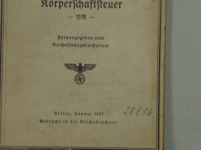 - (Central-Verein Deutscher Staatsbürger Jüdischen Glaubens;Bibliothek des Jüdischen Central-Vereins E.V.), Stempel: Zeichen, Ortsangabe, Name, Signatur, Annotation; 'Bibliothek des Jüdischen Central-Vereins E.V.
Berlin W 15 Emser Str. 42
28R06'. 